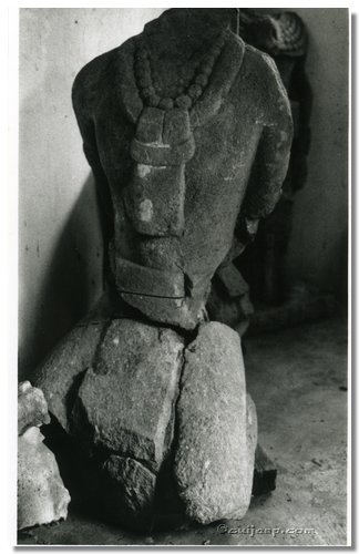 ahau019.jpg
